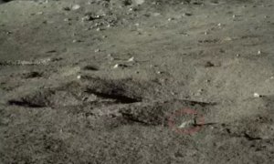 Rocas brillantes aparecen en la oscura superficie del lado oculto de la Luna - CLEP