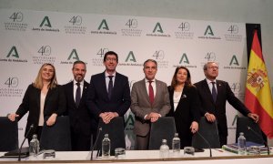 Seis miembros del Gobierno andaluz presentan la desregulación que han acometido este lunes