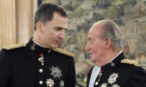 Felipe VI retira la asignación económica a su padre y renuncia a su herencia personal