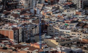 Panorámica de la ciudad de Barcelona con una grúa. E.P./David Zorrakino