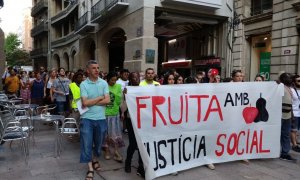 Una concentració de l'any passat de la campanya Fruita amb Justicia Social. FRUITA AMB JUSTÍCIA SOCIAL
