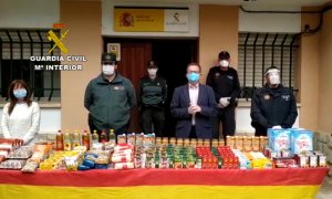 La Guardia Civil colabora en el reparto de alimentos en núcleos rurales