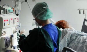 Foto de enfermera en un centro de salud en plena pandemia. / ARCHIVO