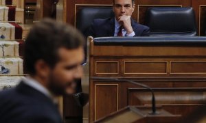 Pedro Sánchez y Pablo Casado en el Congreso