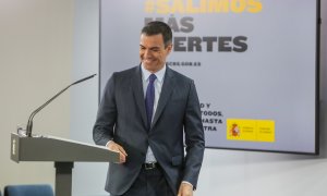 El presidente del Gobierno, Pedro Sánchez, durante su comparecencia en el Palacio de la Moncloa, tras la videoconferencia con los presidentes de las CCAA. E.P./R.Rubio/Pool