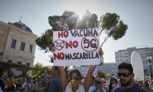 Manifestación contra el uso obligatorio de mascarillas en la plaza de Colón de Madrid.  Jesús Hellín / Europa Press