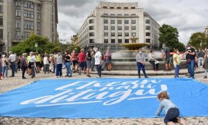 La plataforma SARE ha celebrado este domingo en Bilbao una manifestación apoyada por Sortu en repulsa por la muerte del preso de ETA Igor González en la cárcel de Martutene (Gipuzkoa) / EFE