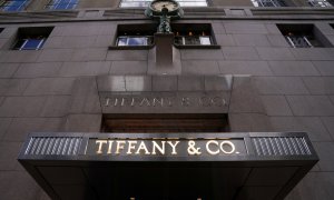 La entrada de la tienda de Tiffany & Co en la 5ª Avenida de  Nueva York. REUTERS/Carlo Allegri