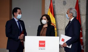 La presidenta madrileña, Isabel Díaz Ayuso, el vicepresidente madrileño, Ignacio Aguado (izda), y el consejero de Sanidad de Madrid, Enrique Ruiz Escudero. /EFE