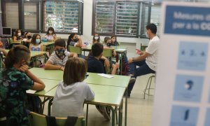 Una classe de l’Escola Catalònia de Barcelona amb tots els alumnes amb mascareta. Miquel Codolar | ACN