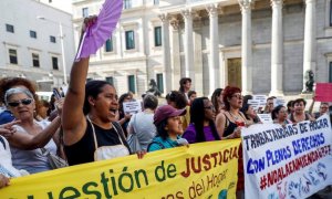 Trabajadoras del hogar exigen derechos ante el Congreso en Madrid (foto de archivo) / EFE-Emilio Naranjo.