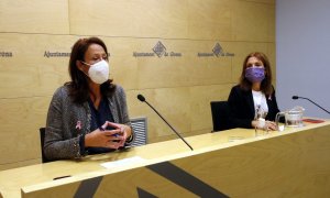 L'alcaldessa Marta Madrenas i la tinenta d'alcaldia d'Hisenda de Girona, Maria Àngels Planas. ACN