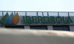 El logo de Iberdrola, en su sede en Madrid. REUTERS