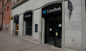 Una oficina de CaixaBank en el centro de Madrid. E.P./Joaquin Corchero