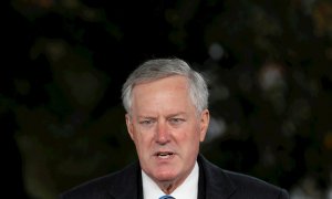 Fotografía tomada el pasado 25 de octubre en la que se registró al jefe de gabinete de la Casa Blanca, Mark Meadows, en Washington DC (EE.UU.)