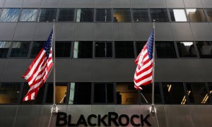 Entrada de la sede de la gestora de fondos estadounidense BlackRock en Nueva York (EEUU). REUTERS
