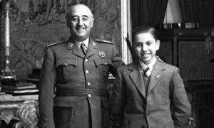 Francisco Franco junto a Arturo "Arturito" Pomar, joven prodigio del ajedrez en España.