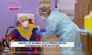 "Los efectos de la vacuna": las redes se acuerdan de Miguel Bosé y Bill Gates el día que Araceli entró en la historia de España