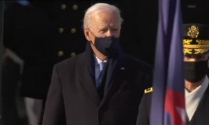 Biden rinde homenaje en Arlington al Soldado Desconocido