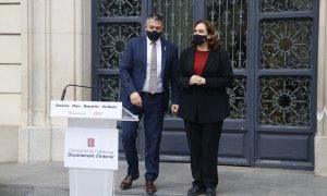El conseller d'Interior en funcions, Miquel Sàmper, i l'alcaldessa de Barcelona, Ada Colau, en una compareixença conjunta des del Departament d'Interior.