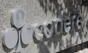 El logo de la empresa de juego Codere a la entrada de su sede en Madrid. E.P./Marta Fernández