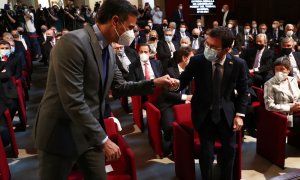Pedro Sánchez i Pere Aragonès se saluden a un acte de la patronal catalana en què van coincidir recentment.