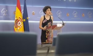 La portavoz parlamentaria de Unidas Podemos, Aina Vidal, interviene en una rueda de prensa de Portavoces, a 29 de junio de 2021, en la Sala Constitucional del Congreso de los Diputados, Madrid.