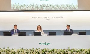 La presidenta de El Corte Inglés, Marta Álvarez; el consejero delegado, Víctor del Pozo (i) y José Ramón de Hoces (d), durante la junta de accionistas del grupo de grandes almacenes EFE/ El Corte Ingles