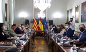 02/08/2021.- Los protagonistas de la primera reunión de la Comisión Bilateral Generalitat-Estado desde el 1 de agosto de 2018. EFE/ Mariscal