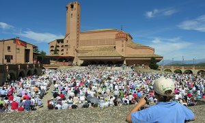 El santuario de Torreciudad, situado a orillas del embalse de El Grado (Huesca), es el edificio central de la estructura del Opus Dei.