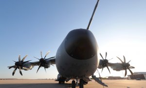 Vuelan hacia Dubai dos aviones españoles que han evacuado a 177 personas de Kabul