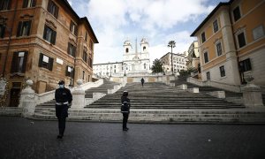 Detenido por acuchillar a 5 personas tras pedirle el billete de bus en Italia