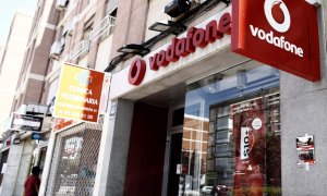 Imagen de una tienda de la compañía telefónica Vodafone en Madrid. E.P./Eduardo Parra