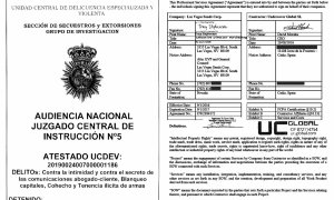 A la izquierda, el informe policial del caso contra Morales. A la derecha, el contrato de Morales con Adelson.