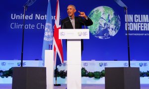 El ex presidente de los Estados Unidos Barack Obama pronuncia un discurso durante una sesión en la Conferencia de las Naciones Unidas sobre el Cambio Climático COP26.