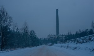 Panorámica de la central de Ignalina, al atardecer, y el día de la clausura del último reactor operativo, el 31 de diciembre de 2009