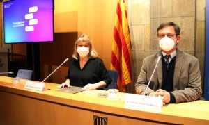 La consellera de Cultura, Natàlia Garriga, i el secretari de Política Lingüística, Francesc Xavier Vila, a l'inici de la roda de premsa de presentació del Pacte Nacional per la Llengua.