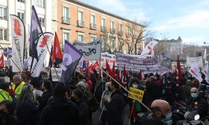 03/02/22. Protestas de Anticapitalistas y CGT a las puertas del Congreso en Madrid, a 3 de febrero de 2022.