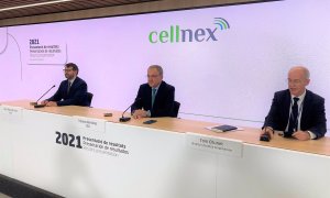 El consejero delegado de Cellnex, Tobias Martínez, junto al director financiero y de M&A, José Manuel Aisa, y al director de Asuntos Corporativos, Toni Brunet, en la presentación de los resultados de 2021.