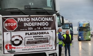 22/3/33-Transportistas a su llegada al Polígono Industrial Barral, en el noveno día de paro nacional de transportistas, a 22 de marzo de 2022, en San Fernando de Henares, Madrid (España).