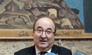 06/04/2022. El ministro de Cultura y Deporte, Miquel Iceta, realiza declaraciones a los medios de comunicación a su llegada a la visita a la Fundación Dalí, a 31/03/2022.