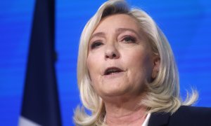 La candidata a las elecciones presidenciales de 2022 por el partido de extrema derecha Rassemblement National (RN), Marine Le Pen, pronuncia un discurso después de los resultados de la primera ronda de las elecciones presidenciales francesas en París, Fra