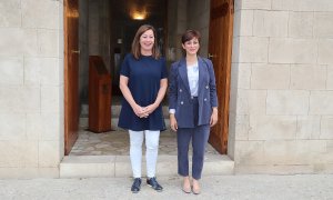 La ministra portavoz del Gobierno, Isabel Rodríguez, junto a la presidenta de Illes Balears, Francina Armengol, este jueves en Palma de Mallorca.