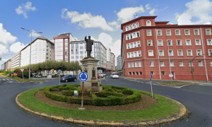 11/5/22 Estatua de José María González Llanos en la Avenida de Esteiro, en Ferrol