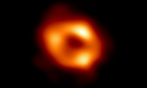Las impresionantes imágenes del agujero negro en el centro de nuestra galaxia