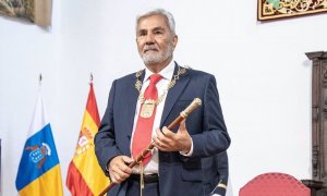 12/05/2022. José Miguel Rodríguez Fraga, con la vara de mando, el día de su toma de posesión como alcalde de Adeje (Santa Cruz de Tenerife).