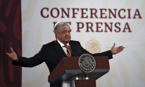 El presidente de México, Andrés Manuel López Obrador, habla durante su conferencia de prensa matutina diaria en la Ciudad de México el 6 de junio de 2022.