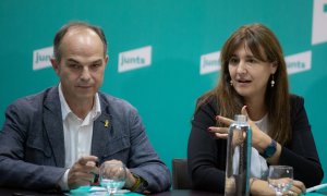 7/06/2022-La líder de Junts y presidenta del Parlament, Laura Borràs, y el nuevo secretario general de Junts, Jordi Turull, en una rueda de prensa tras la primera reunión de la nueva ejecutiva de Junts, a 7 de junio de 2022, en Barcelona, Cataluña.