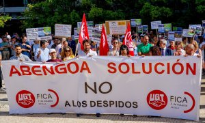 Trabajadores de los comités de las sociedades de Abengoa en la sede de Palmas Altas, concentrados para pedir que la SEPI responda a 08 de junio del 2022 en Sevilla (Andalucía, España)