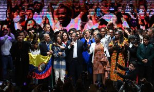 22/06/2022 - El presidente electo Gustavo Petro, da un discurso junto a su compañera de fórmula, Francia Márquez el 12 de junio de 2022 en el Movistar Arena de Bogotá, (Colombia).
